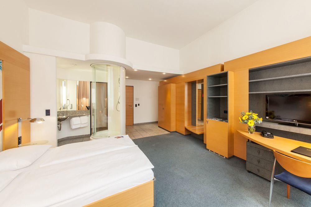 Hotel Berlin Ostbahnhof Eksteriør bilde